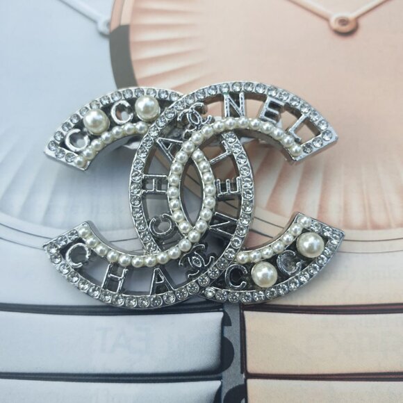 Silver Metal Crystals Pearls Brooch Pin Fashion Women Casual Formal Jewelry Gift - Picture 2 of 4